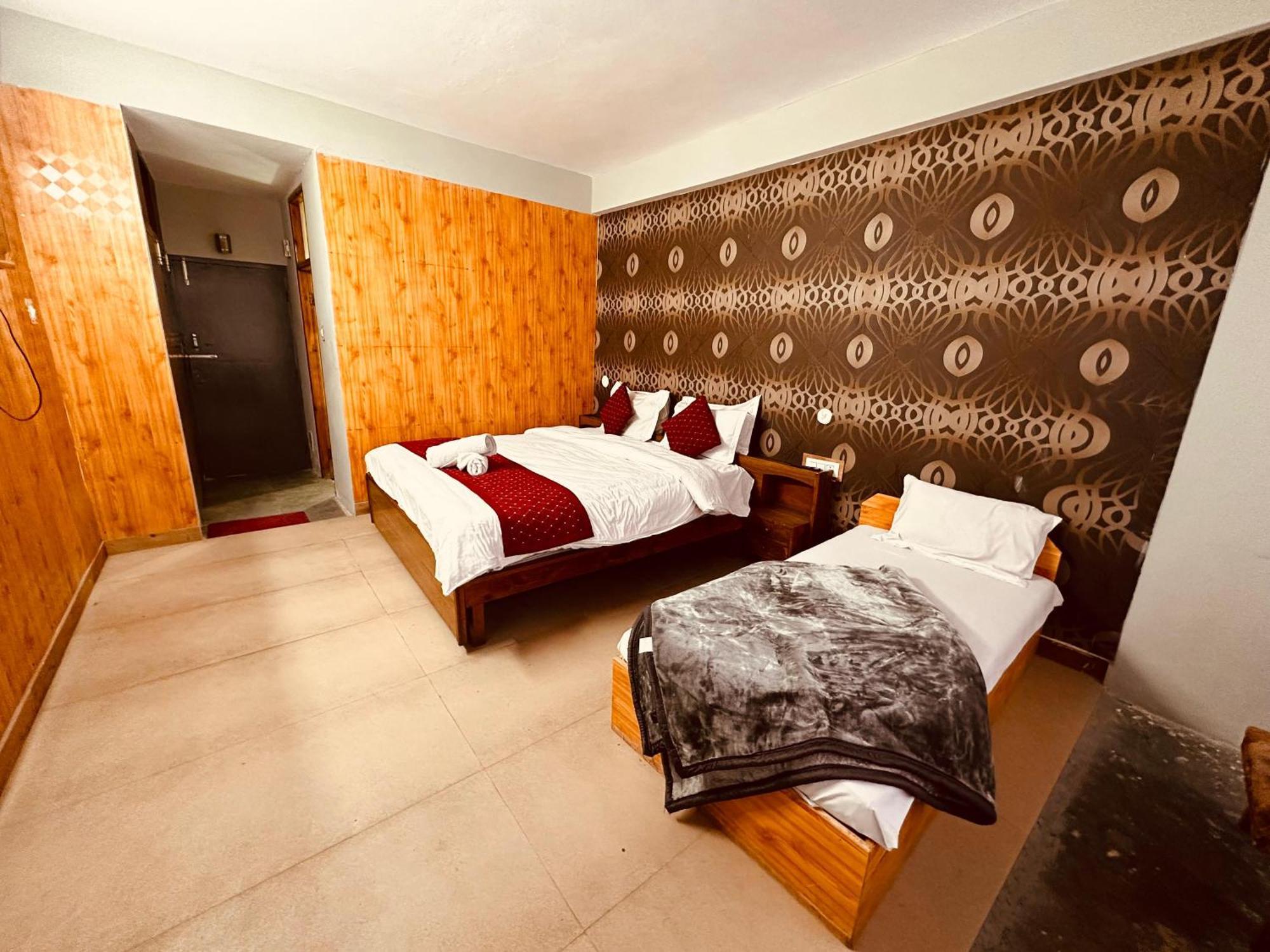Hotel D Kanchan Manali מראה חיצוני תמונה
