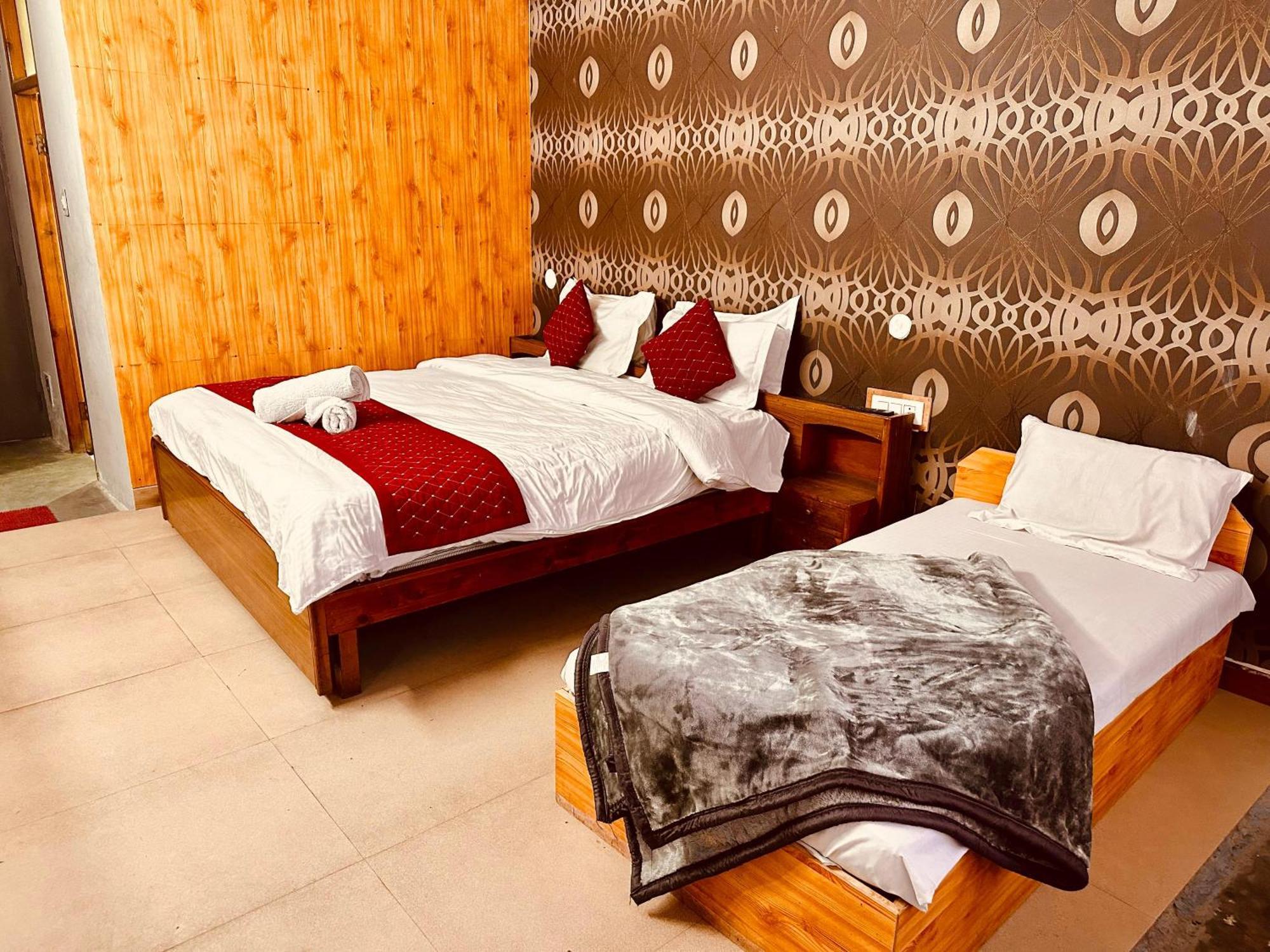 Hotel D Kanchan Manali מראה חיצוני תמונה
