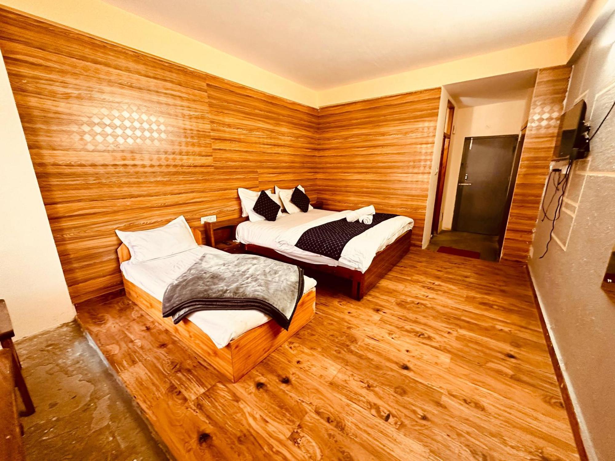 Hotel D Kanchan Manali מראה חיצוני תמונה
