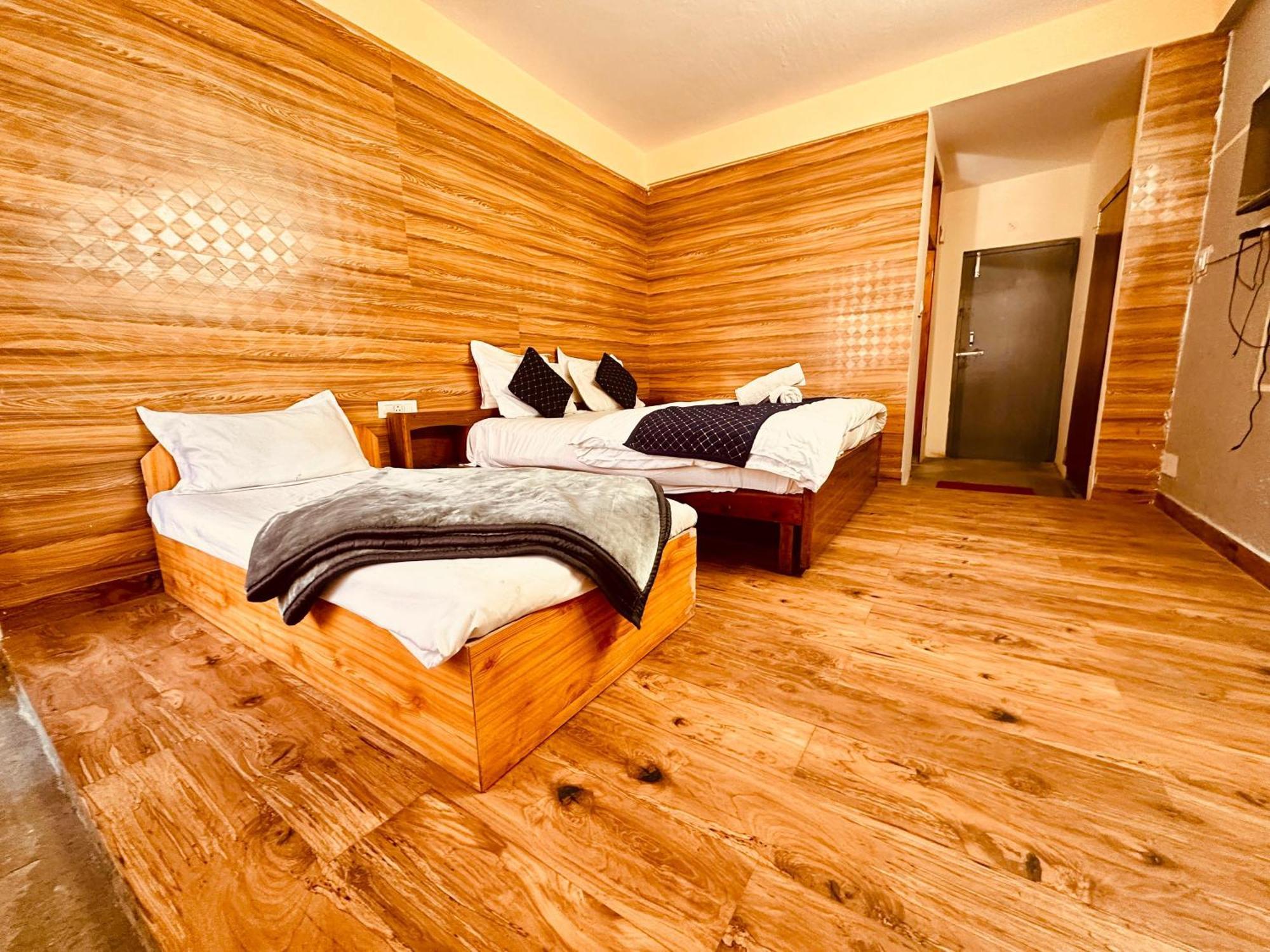 Hotel D Kanchan Manali מראה חיצוני תמונה