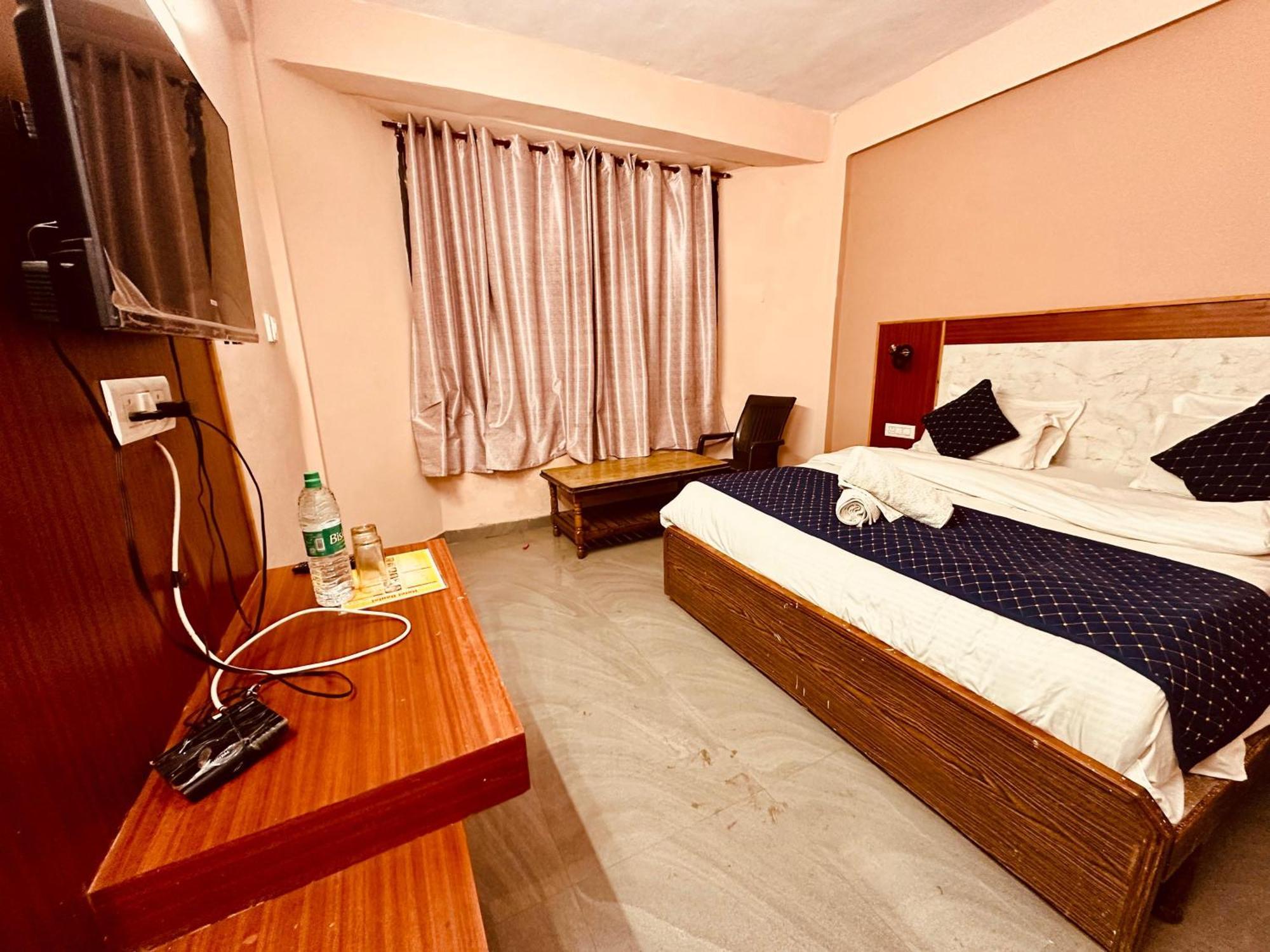 Hotel D Kanchan Manali מראה חיצוני תמונה