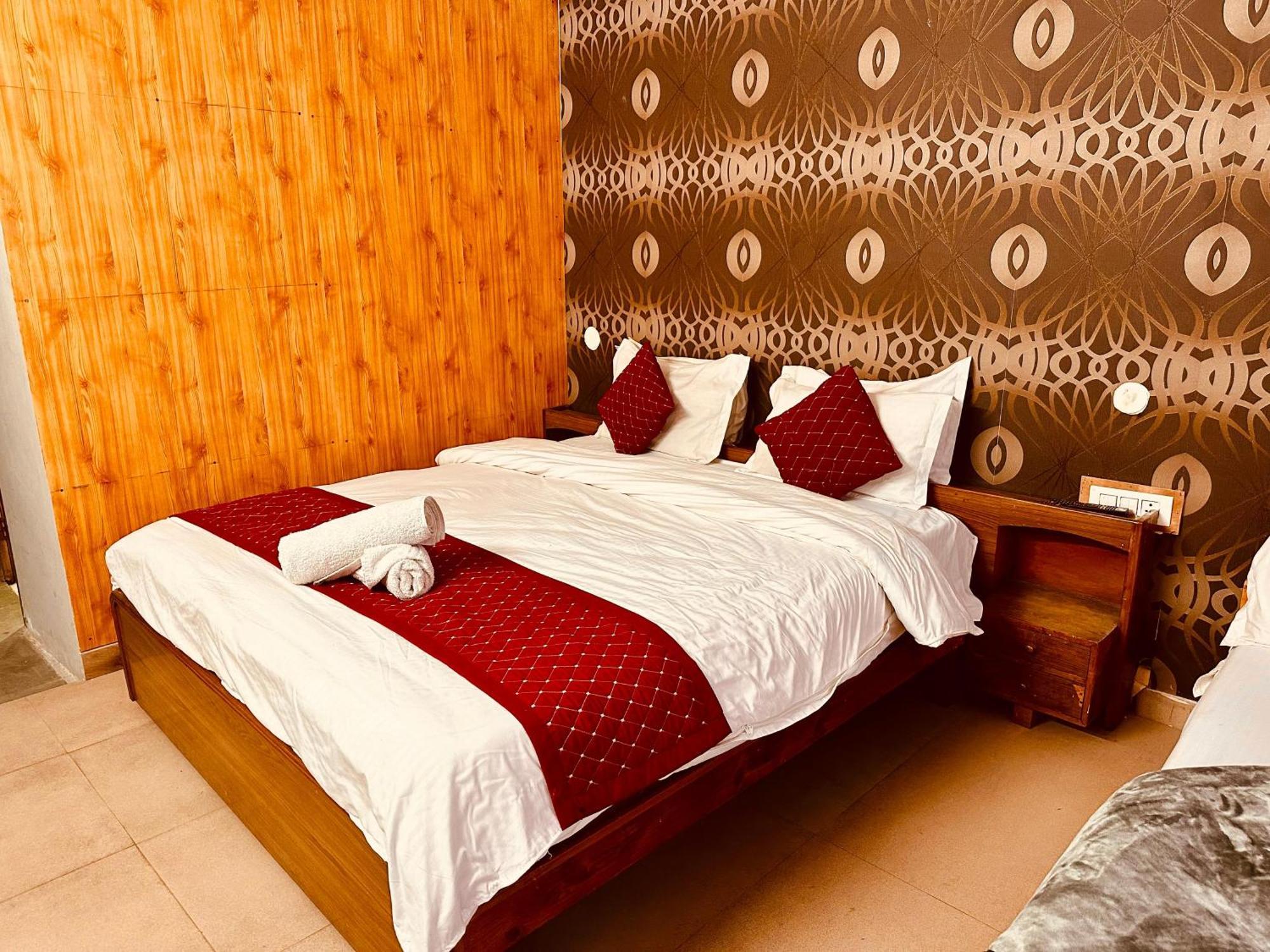 Hotel D Kanchan Manali מראה חיצוני תמונה