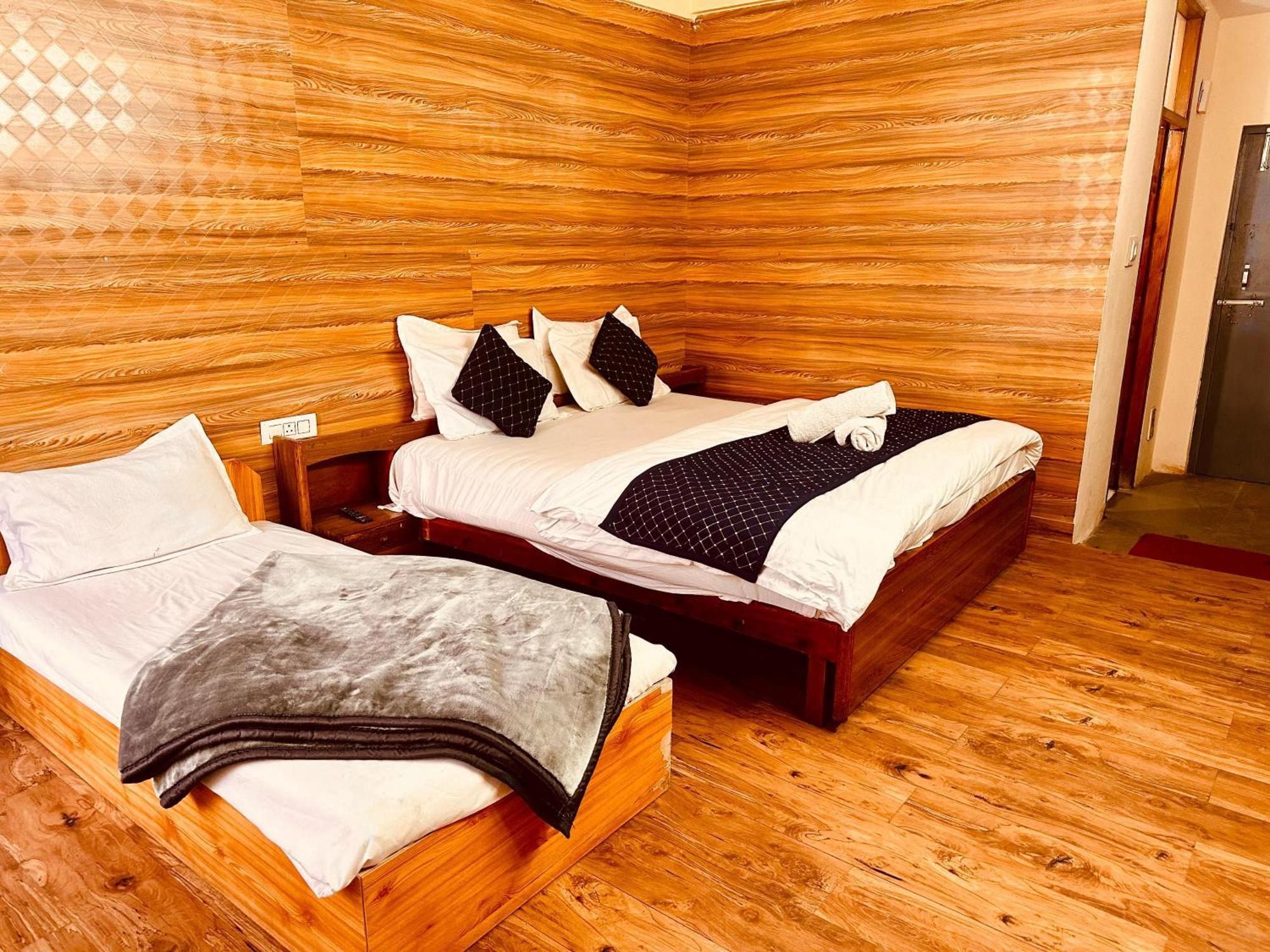 Hotel D Kanchan Manali מראה חיצוני תמונה