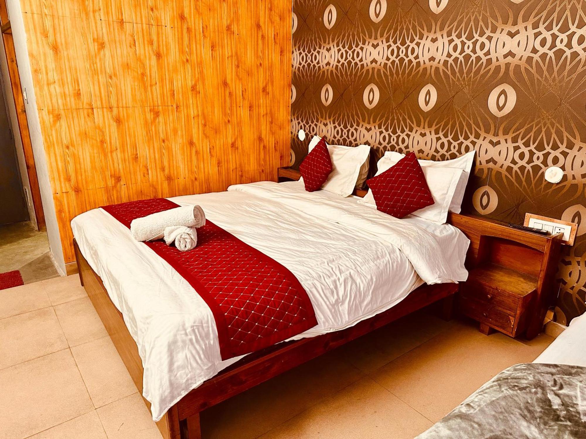 Hotel D Kanchan Manali מראה חיצוני תמונה